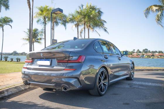 BMW 320i 2.0 16V TURBO GASOLINA M SPORT AUTOMÁTICO